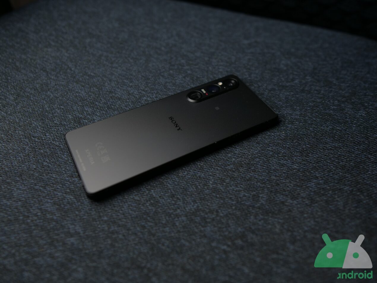 Recensione Sony Xperia 1 V: miglioramenti e nuovo sensore ma il concetto di fondo è superato