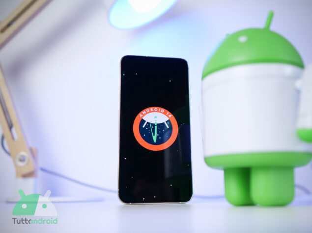 Samsung Galaxy S23+ con One UI 6 e Android 14