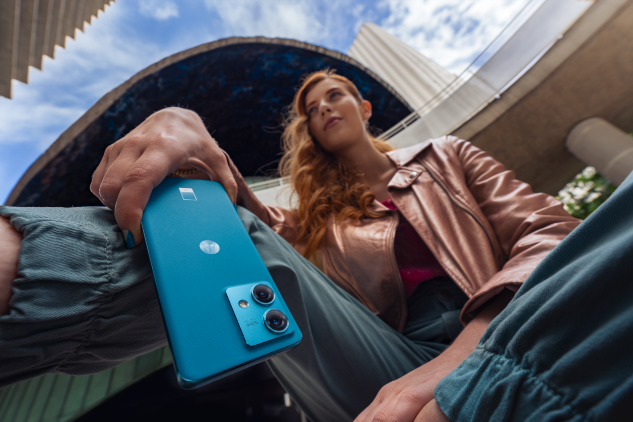 Più di 100 euro di sconto e 12-256 GB per questo Motorola in offerta su Amazon