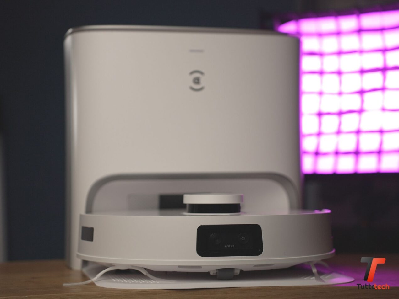 Super coupon da 200 euro per questo aspirapolvere e lavapavimenti ECOVACS