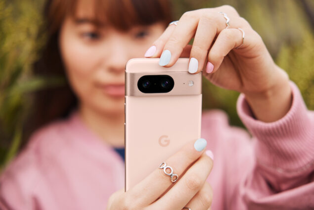Google Pixel 8 Lifestyle