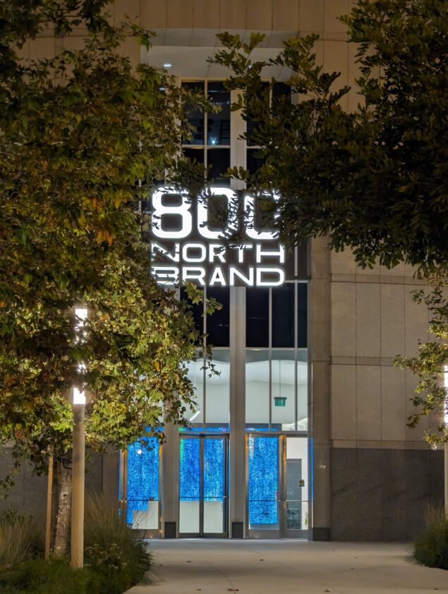 Google Pixel 8 Pro - PBKreviews sample in notturna con night sight