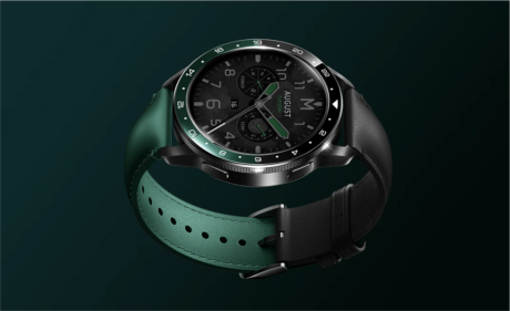 Xiaomi Watch S3 con lunetta e cinturino verde