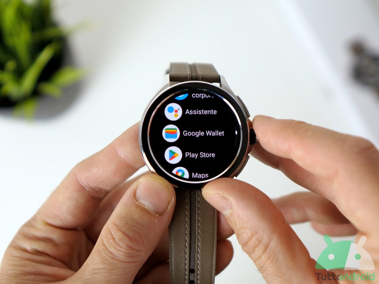 Xiaomi Watch 2 Pro si aggiorna a Wear OS 5 con prestazioni e fluidità migliorate