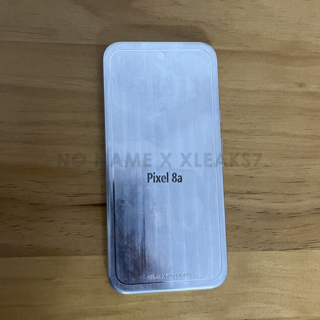 Google Pixel 8a in versione dummy