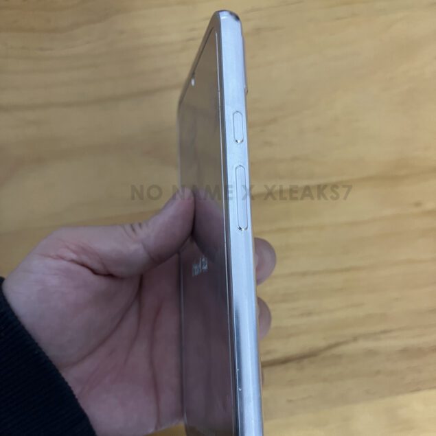 Google Pixel 8a in versione dummy