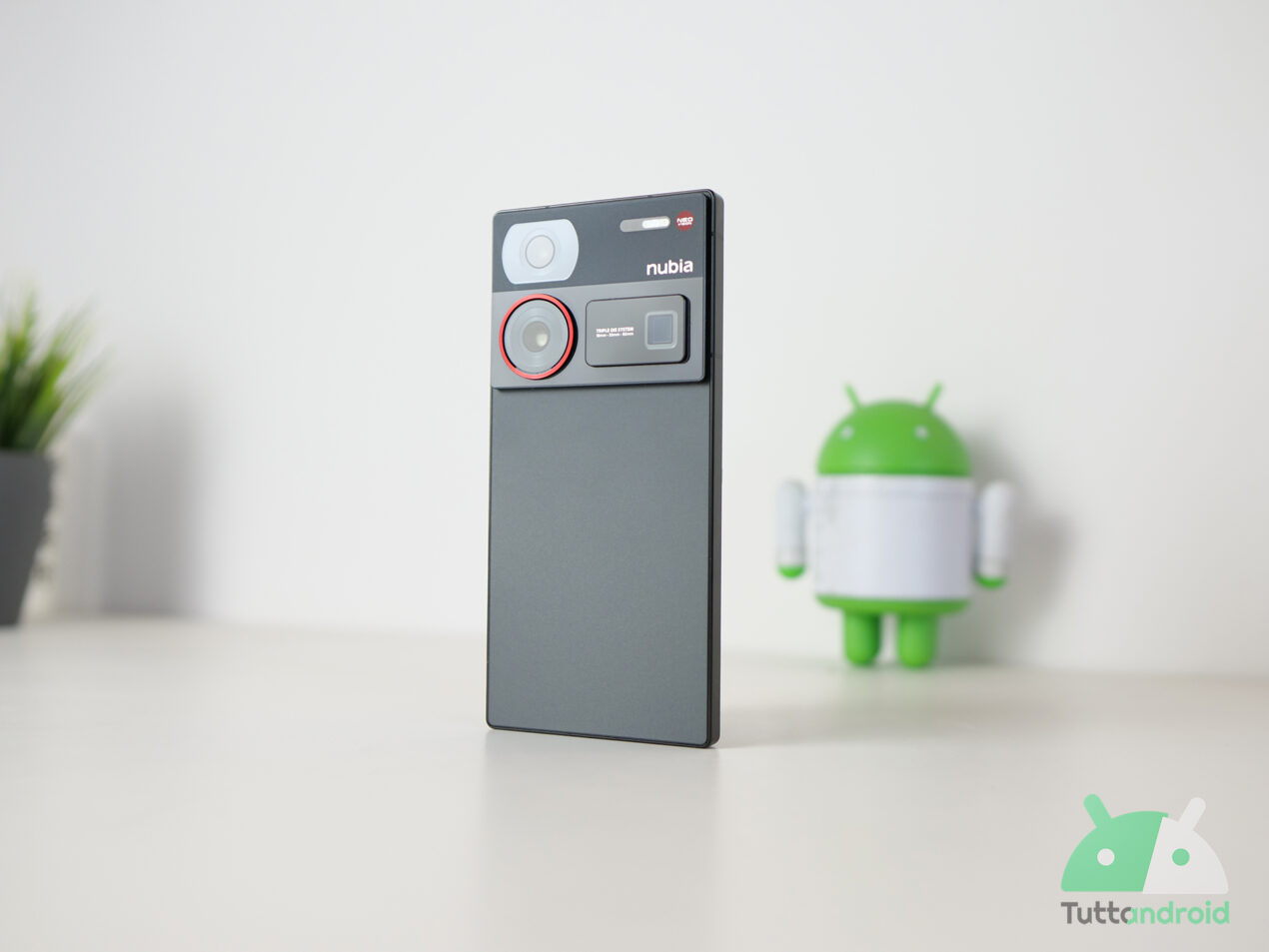 Recensione nubia Z60 Ultra: top di gamma originale e conveniente