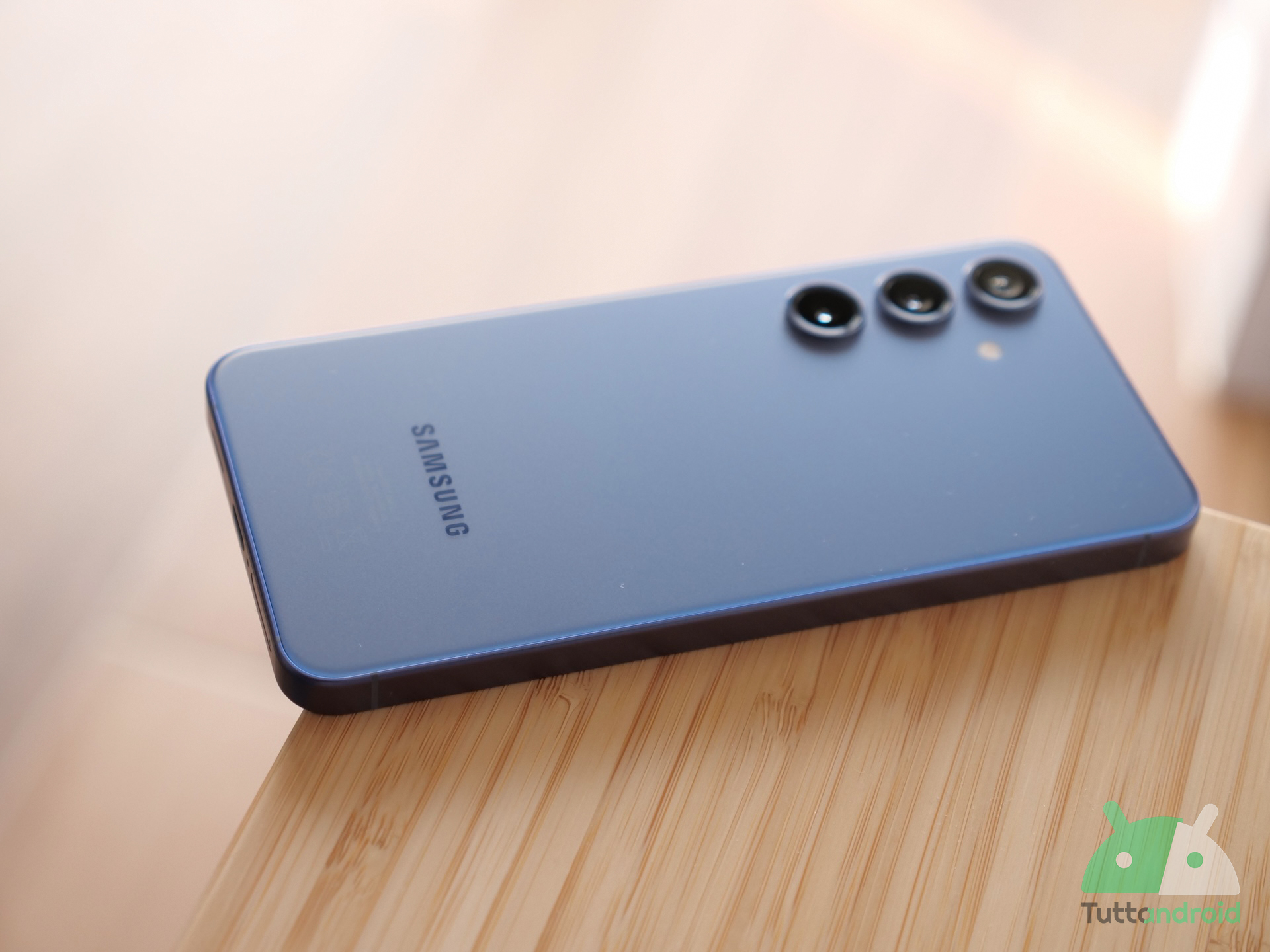 Samsung accoglie le lamentele e riporta un’apprezzata funzione per la batteria