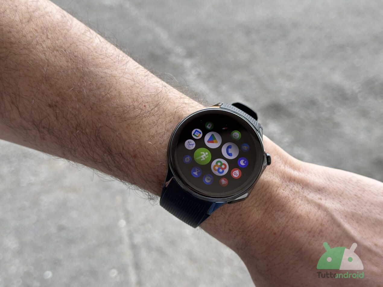 Google spiega il funzionamento dell'interfaccia ibrida di Wear OS