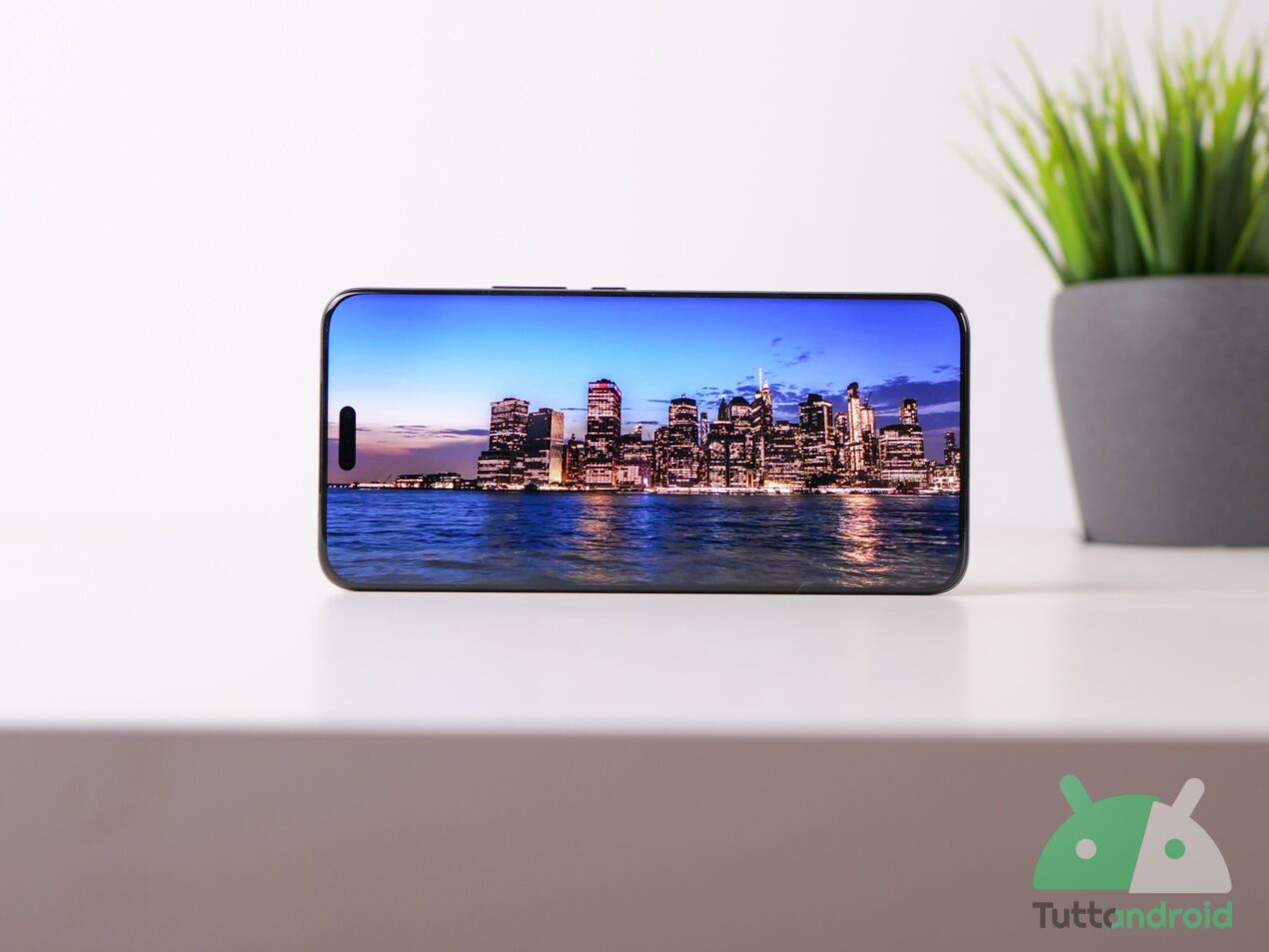 A questo prezzo HONOR Magic6 Pro è da non perdere: meno di metà prezzo per il flagship