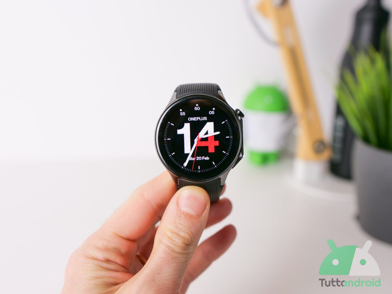 Un punto debole di OnePlus Watch 2 presto sarà soltanto un ricordo