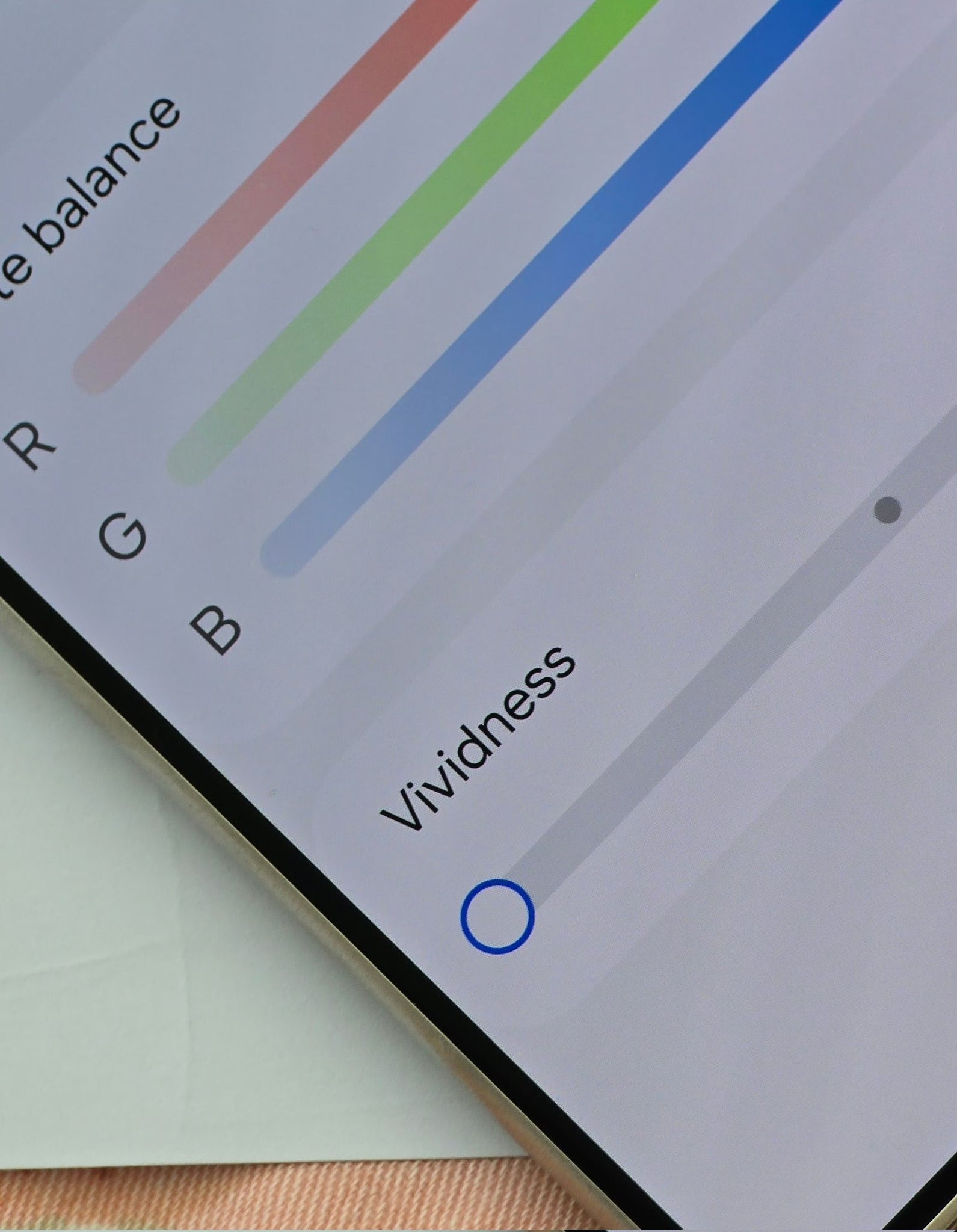 Samsung Galaxy S24 slider regolazione manuale vividezza display