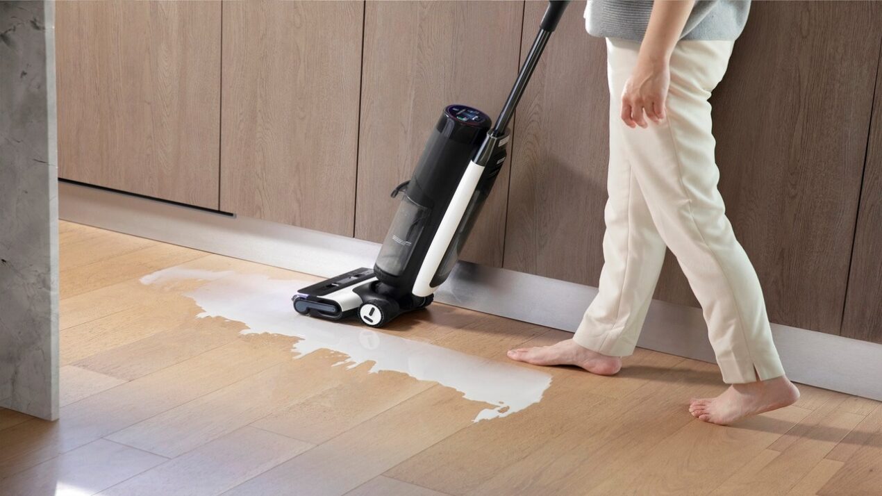 L'aspirapolvere Tineco FLOOR ONE S7 Pro è scontatissimo nelle offerte di primavera Amazon