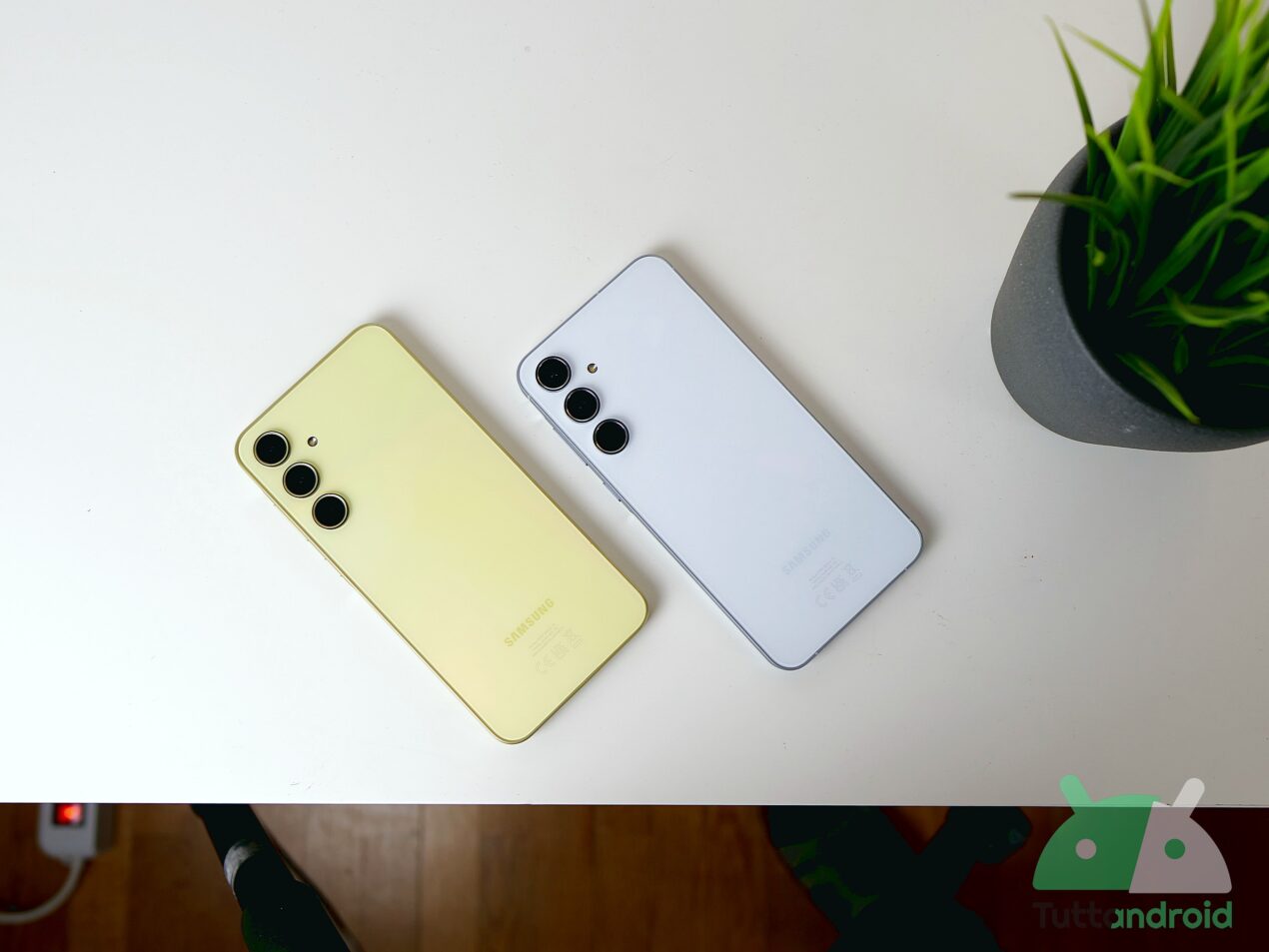 Samsung potrebbe riesumare la serie Galaxy C; leak per S25 Ultra e Xiaomi Mix Flip