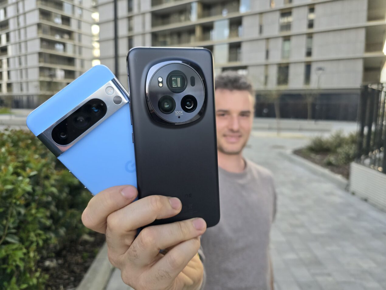 Google Pixel 8 Pro vs Honor Magic 6 Pro: un confronto serratissimo (video)