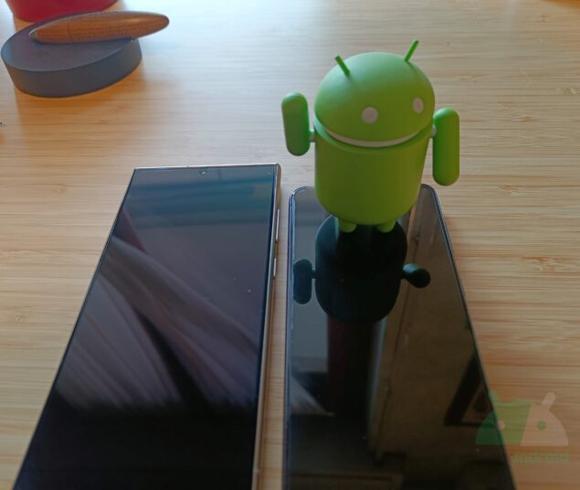 Samsung Galaxy S24 Ultra: vetro antiriflesso con pellicola