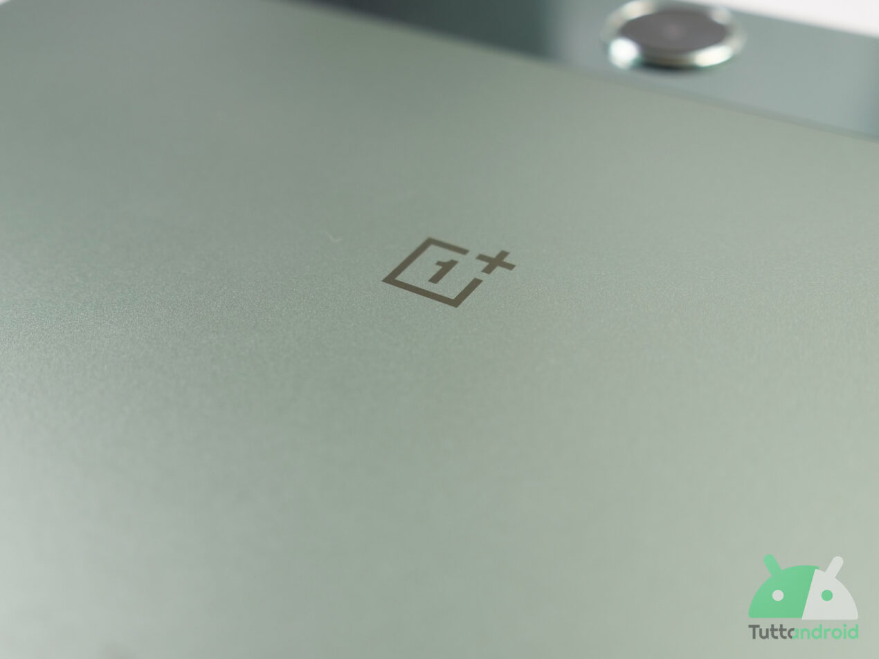 La nuova super batteria di OnePlus avrà una grande autonomia per almeno 4 anni