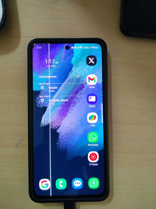 smartphone serie Samsung Galaxy S21 linea verde display