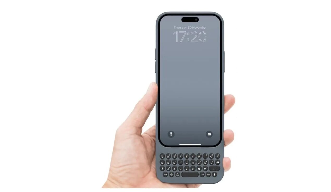 La tastiera Clicks per iPhone funziona benissimo con questo smartphone Android