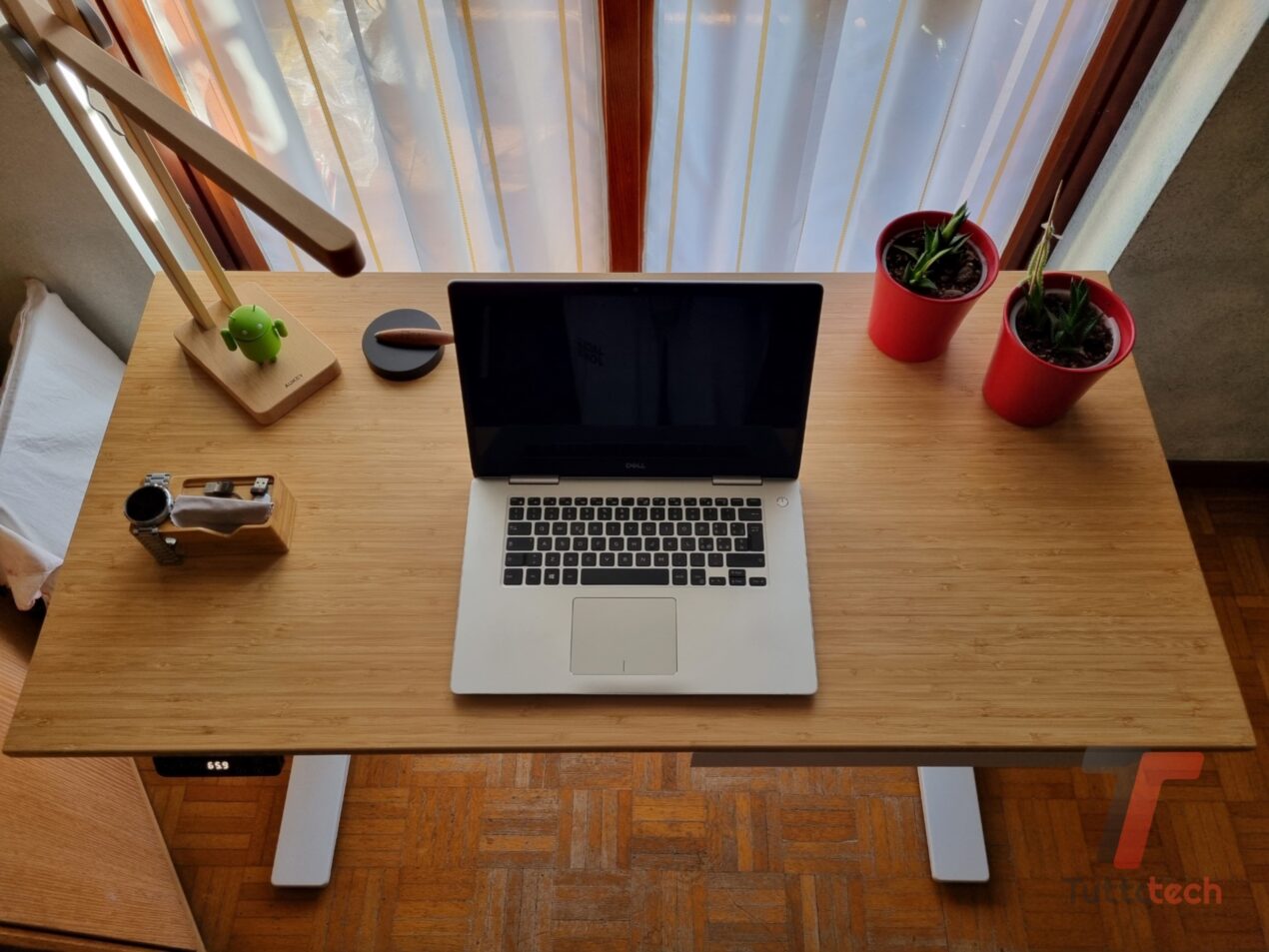 La scrivania regolabile FlexiSpot E7 PRO è scontata fino al 50%, non fatevela scappare