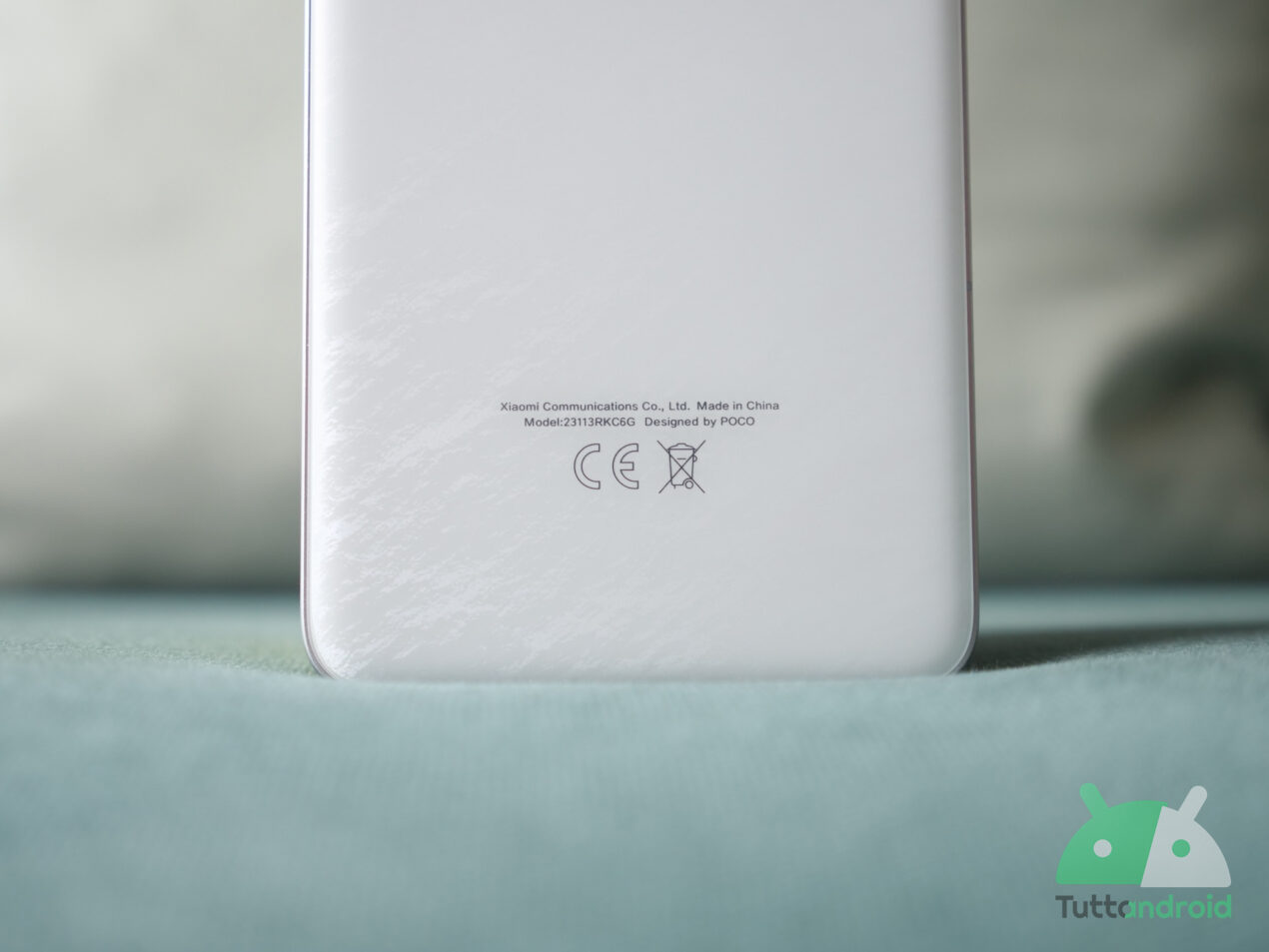 Guardiamo più da vicino POCO X8 Pro e X8 Pro Max: tutte le colorazioni e le angolazioni