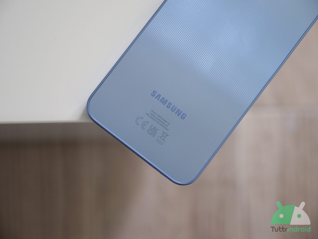 Samsung prova a migliorare la tecnologia della fotocamera sotto il display
