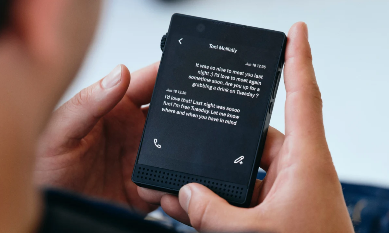 Questo è lo smartphone più strano che avete visto ultimamente