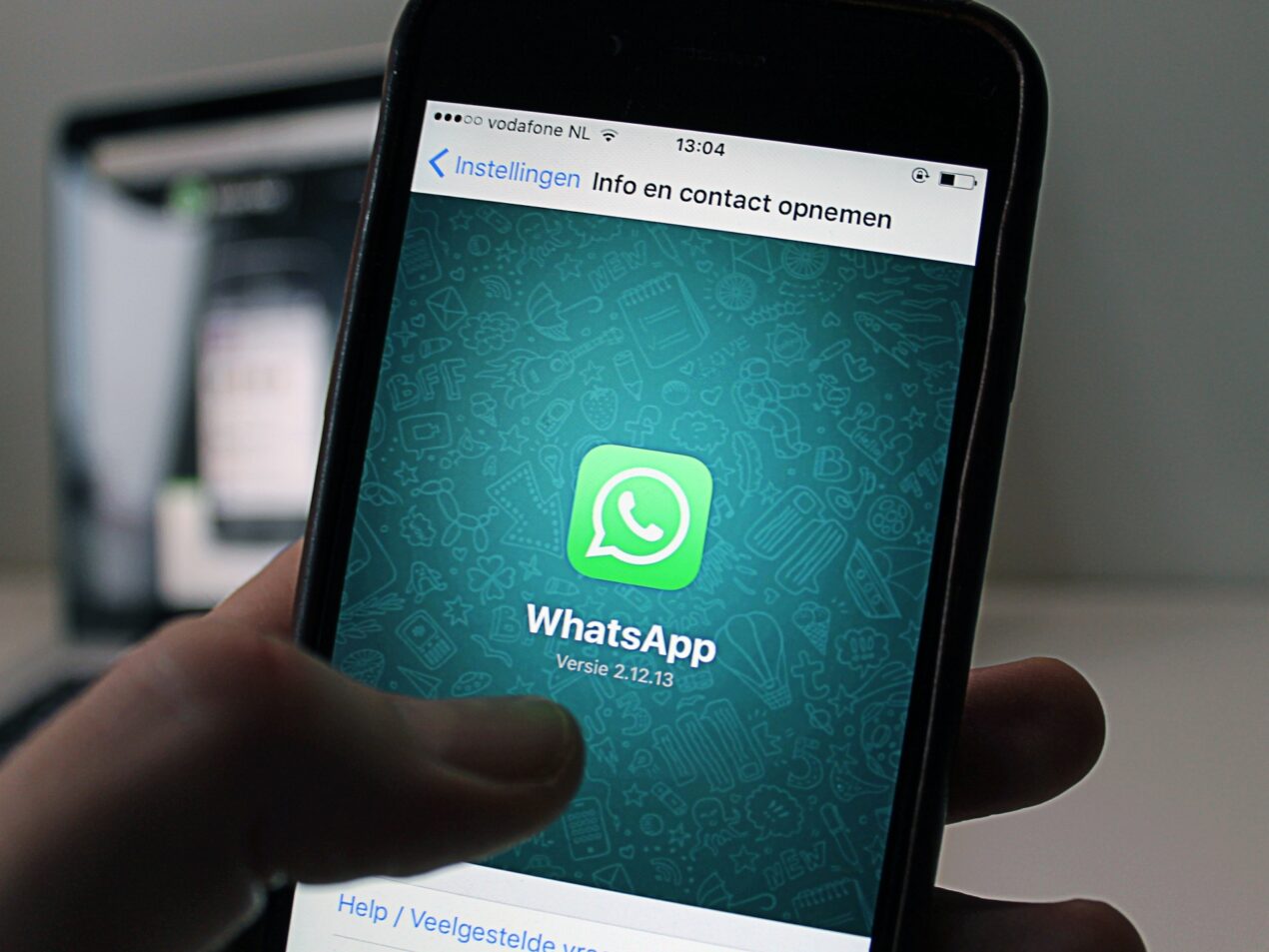 WhatsApp: con la beta 2.24.13.4 interessante novità per i gruppi