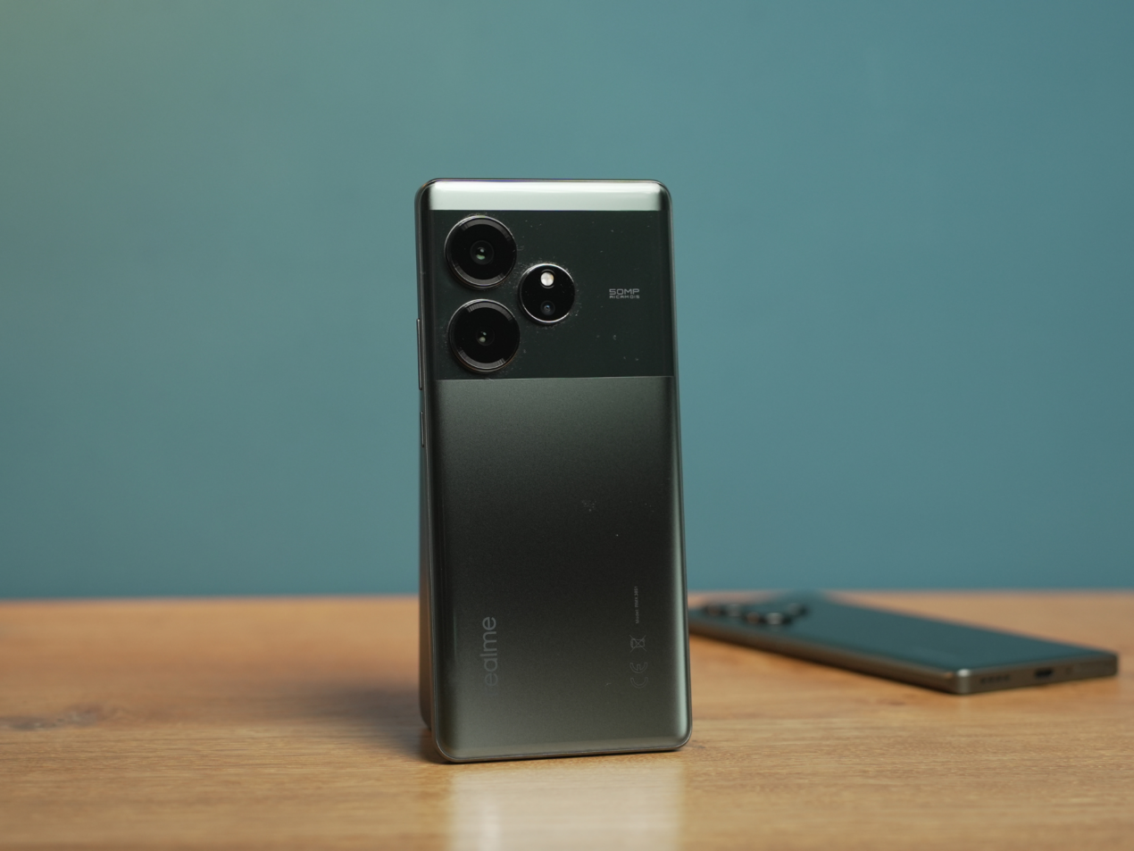 Prezzoni per gli ottimi Realme GT 6 e GT 6T, tra offerta ed extra coupon sconto