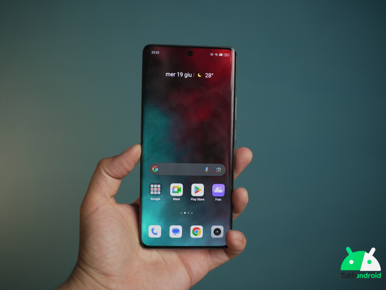 Minimo storico Amazon per Realme GT 6: guardate che sconto per la versione 8-256 GB