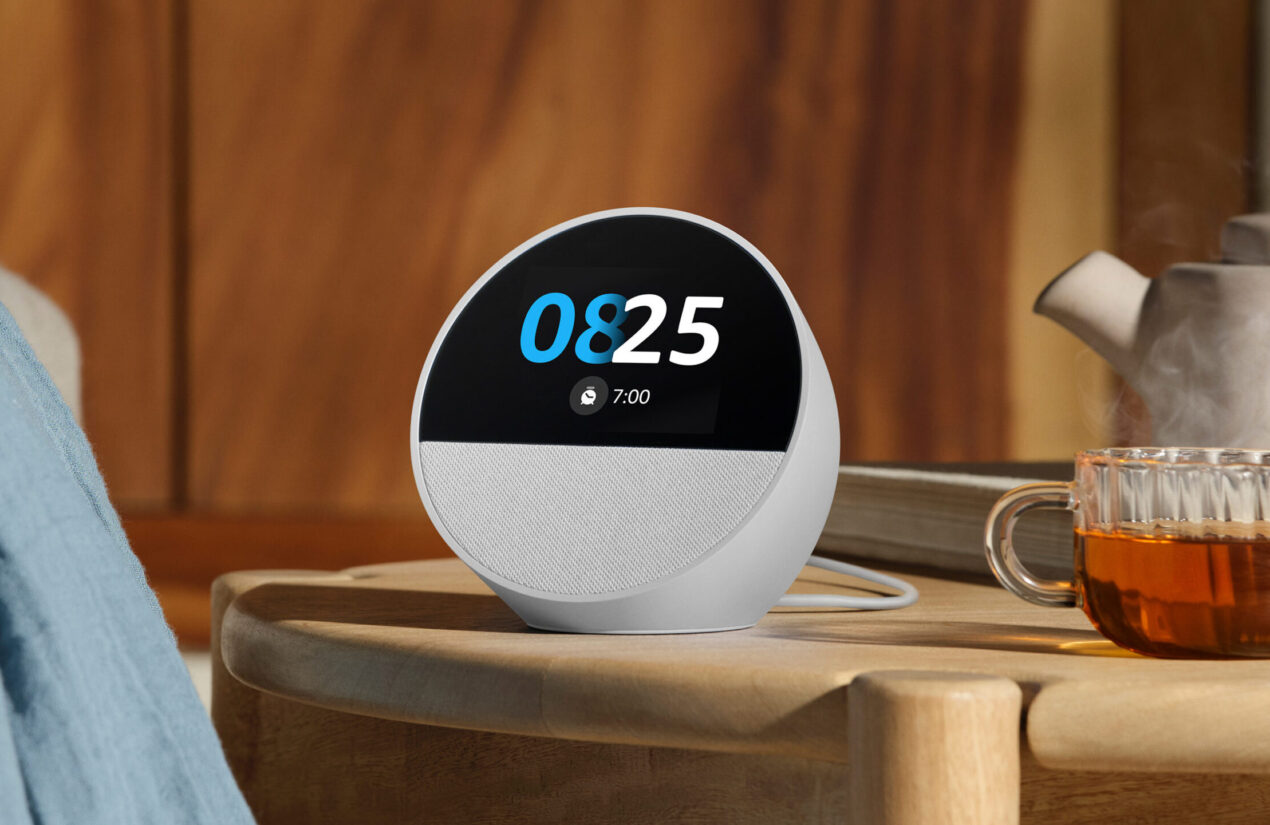 Amazon lancia il nuovo Echo Spot 2024, già in offerta per i clienti Prime