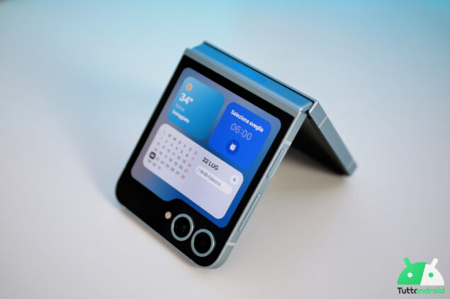 Samsung Galaxy Z Flip6 display esterno