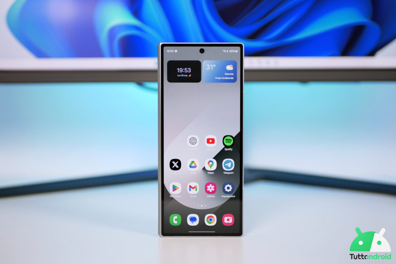 One UI 7.0 con una Dynamic Island in salsa Samsung? Intanto la beta pare imminente