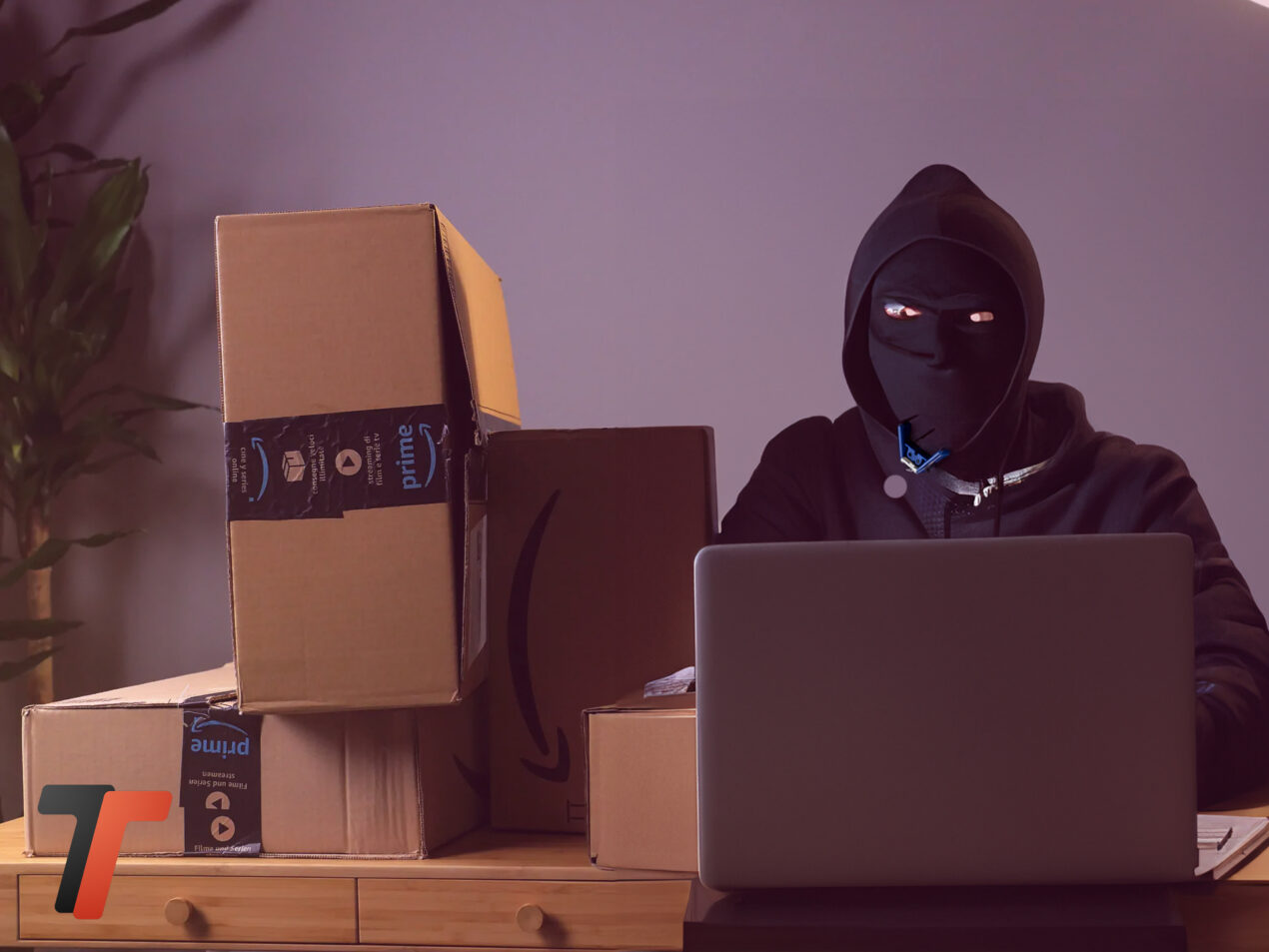 Prezzi pazzi su Amazon? Attenzione alle truffe degli hacker, mai pagare fuori da Amazon