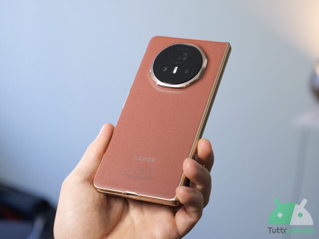 HONOR Magic V3