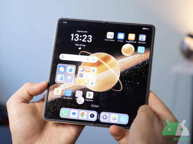 HONOR Magic V3
