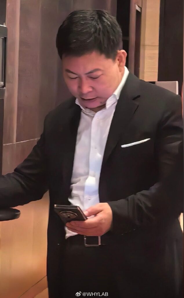 Huawei tri-fold 1