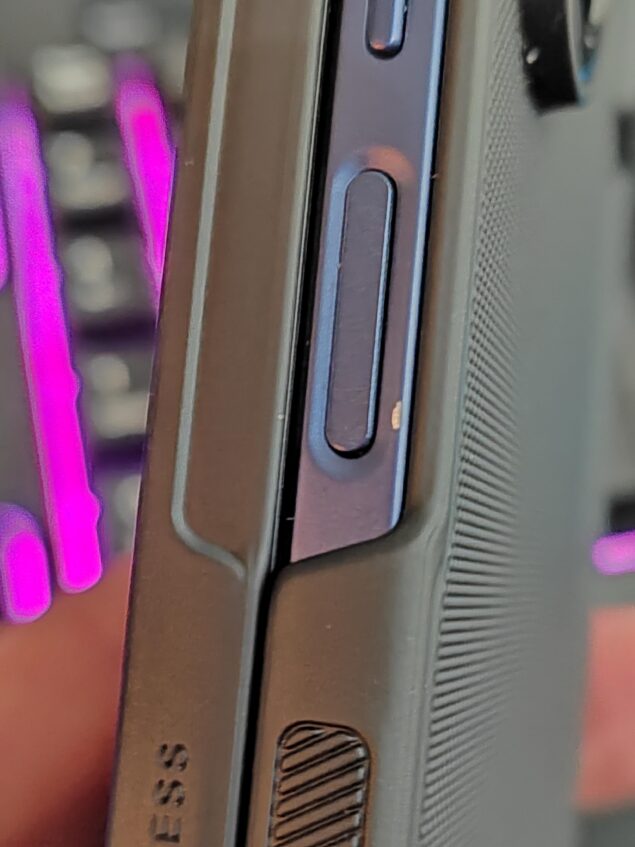 vernice scheggiata su Samsung Galaxy Z Fold6