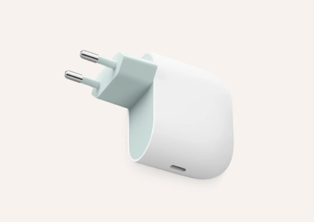 Nuovo caricabatterie rapido da 45W per Google Pixel 9