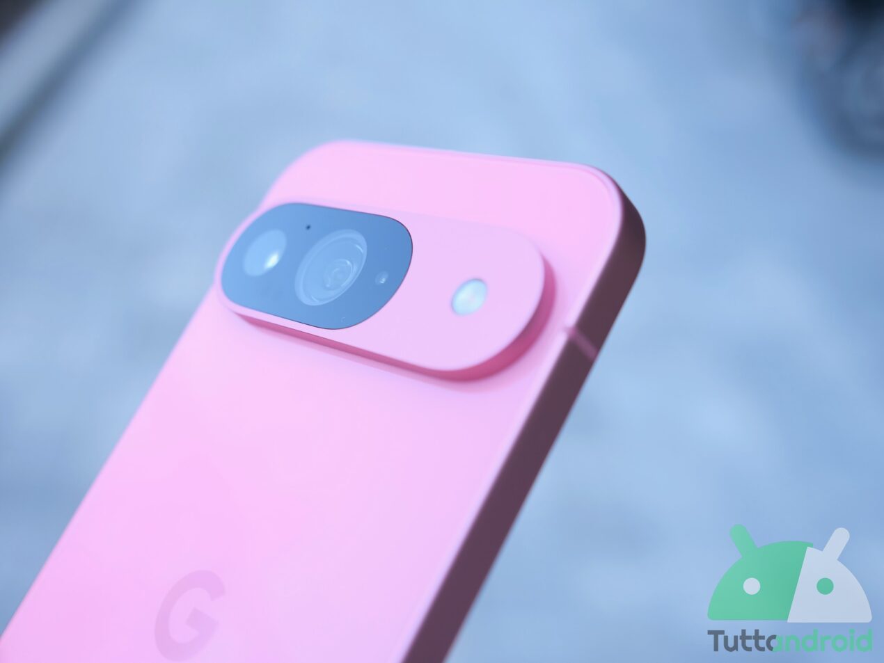 Con un semplice trucco si può aumentare la luminosità della torcia di Google Pixel