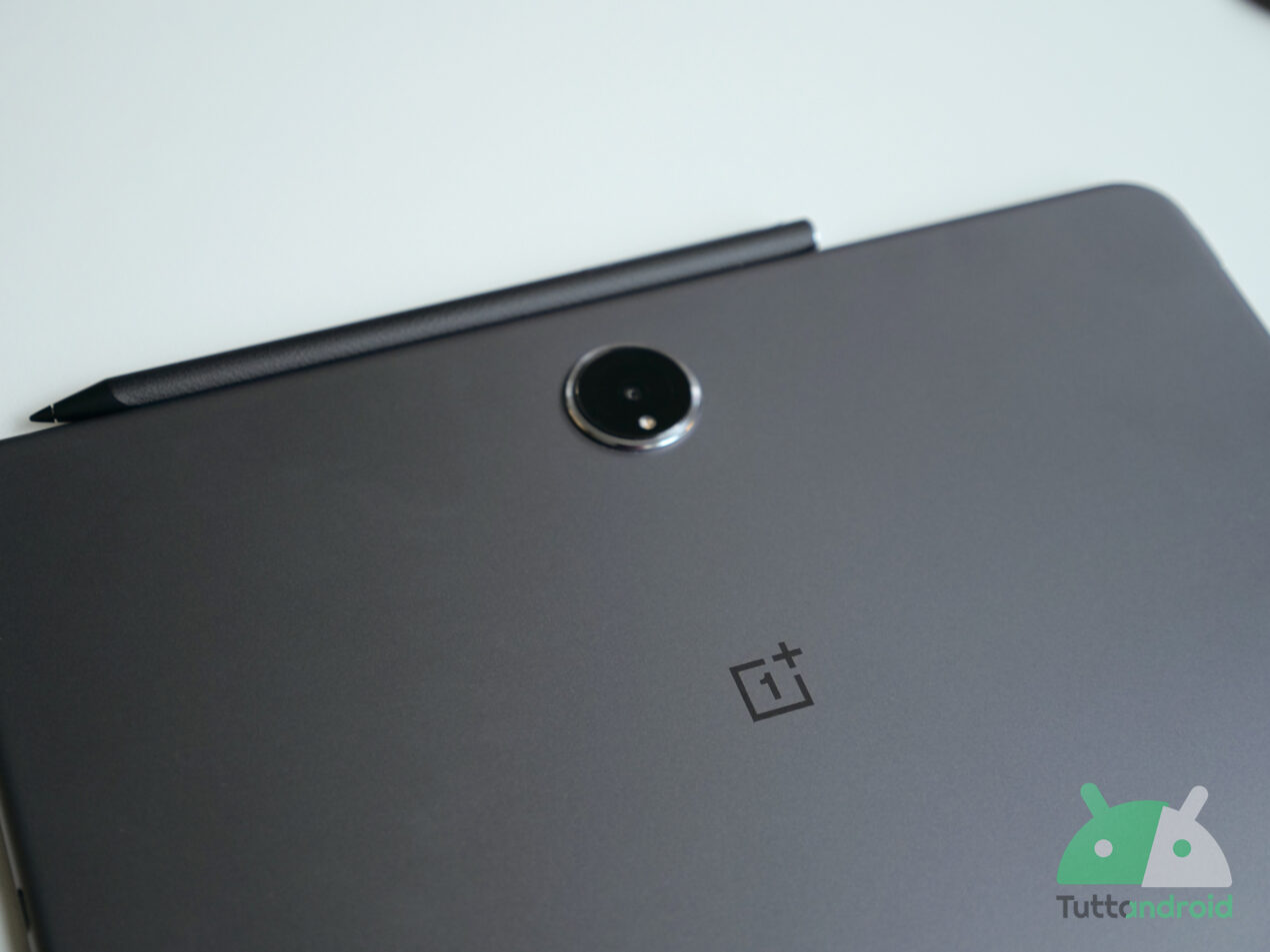 Aggiornamenti per OnePlus, OPPO, ASUS e Motorola: ci sono Android 16 e altre novità