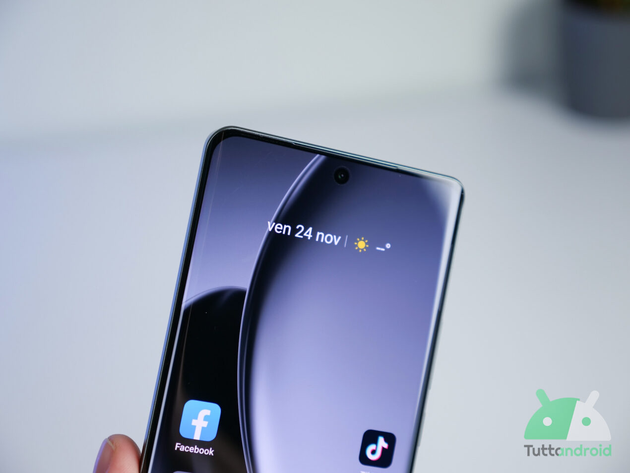 Xiaomi 15 e 14T Pro ricevono Android 16 in Europa, con l'aggiornamento a HyperOS 2.3