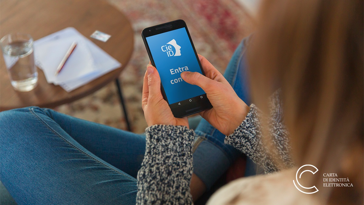SPID, CIE e simili per accedere ai siti per adulti (e non solo): l'idea dell'AGCOM