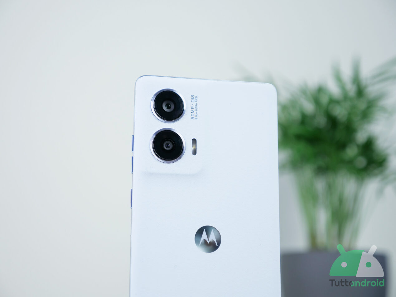 Motorola incrementa la sicurezza dei suoi smartphone con Android 15