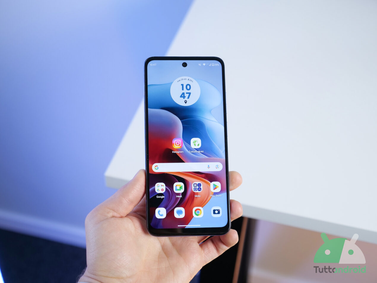 Smartphone sui 100€? Ecco il più interessante con 5G, eSIM e 128 GB