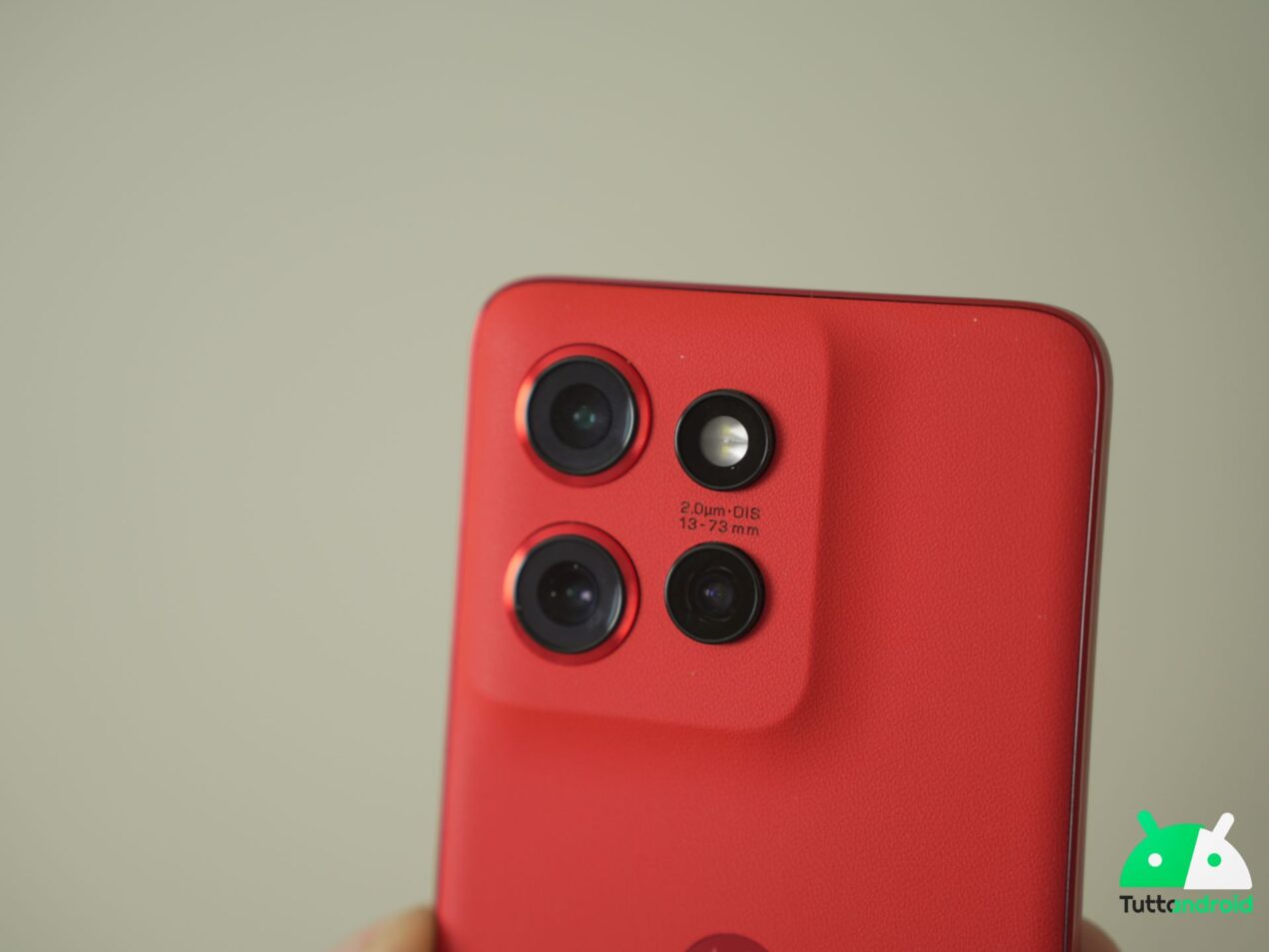 Solo 200 euro per questo smartphone completo firmato Motorola