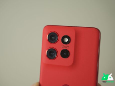 Solo 200 euro per questo smartphone completo firmato Motorola