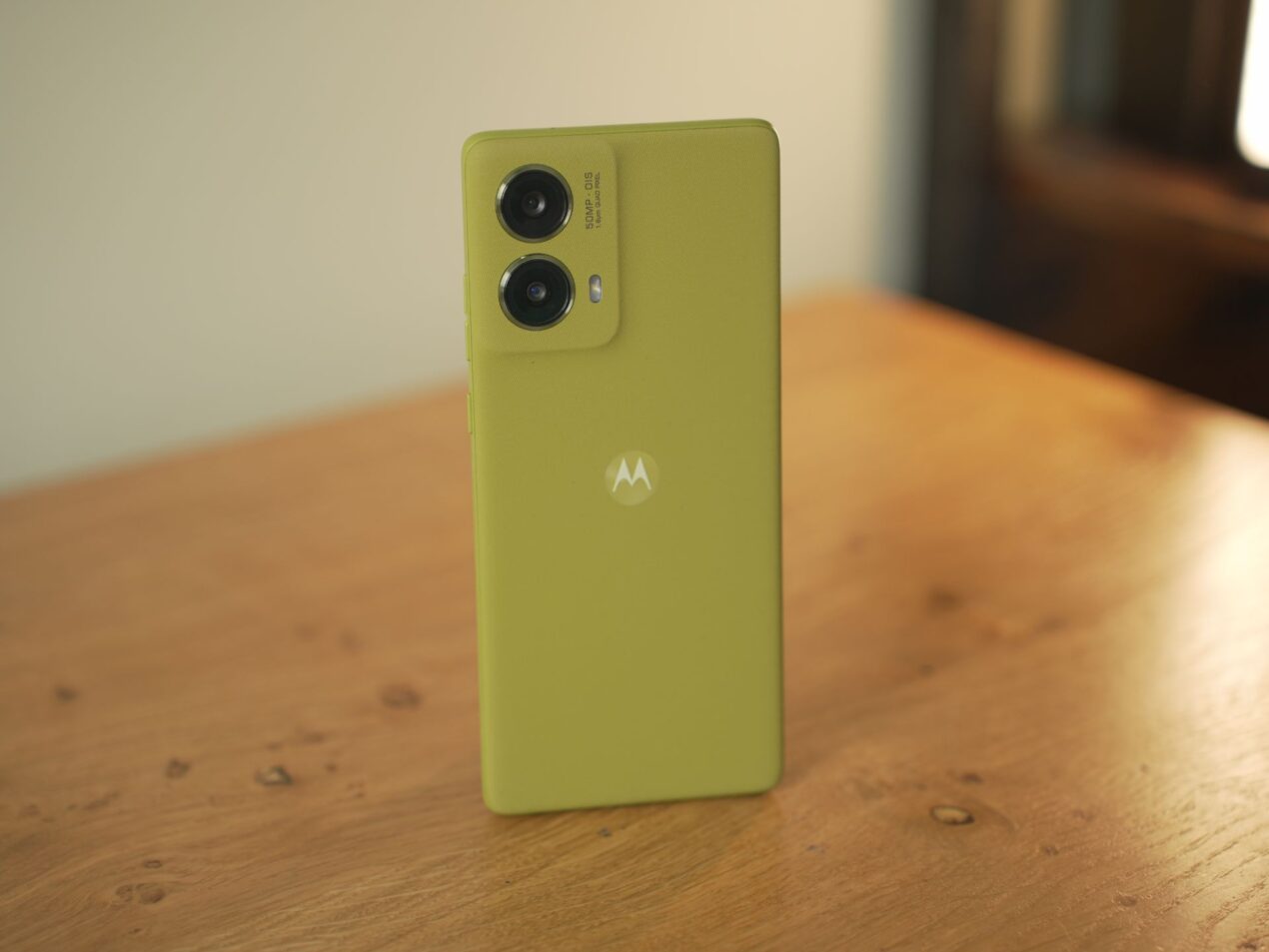 Moto G86 e Edge (2025), nuovi rumor: il 2025 di Motorola ha ancora tanto da dire