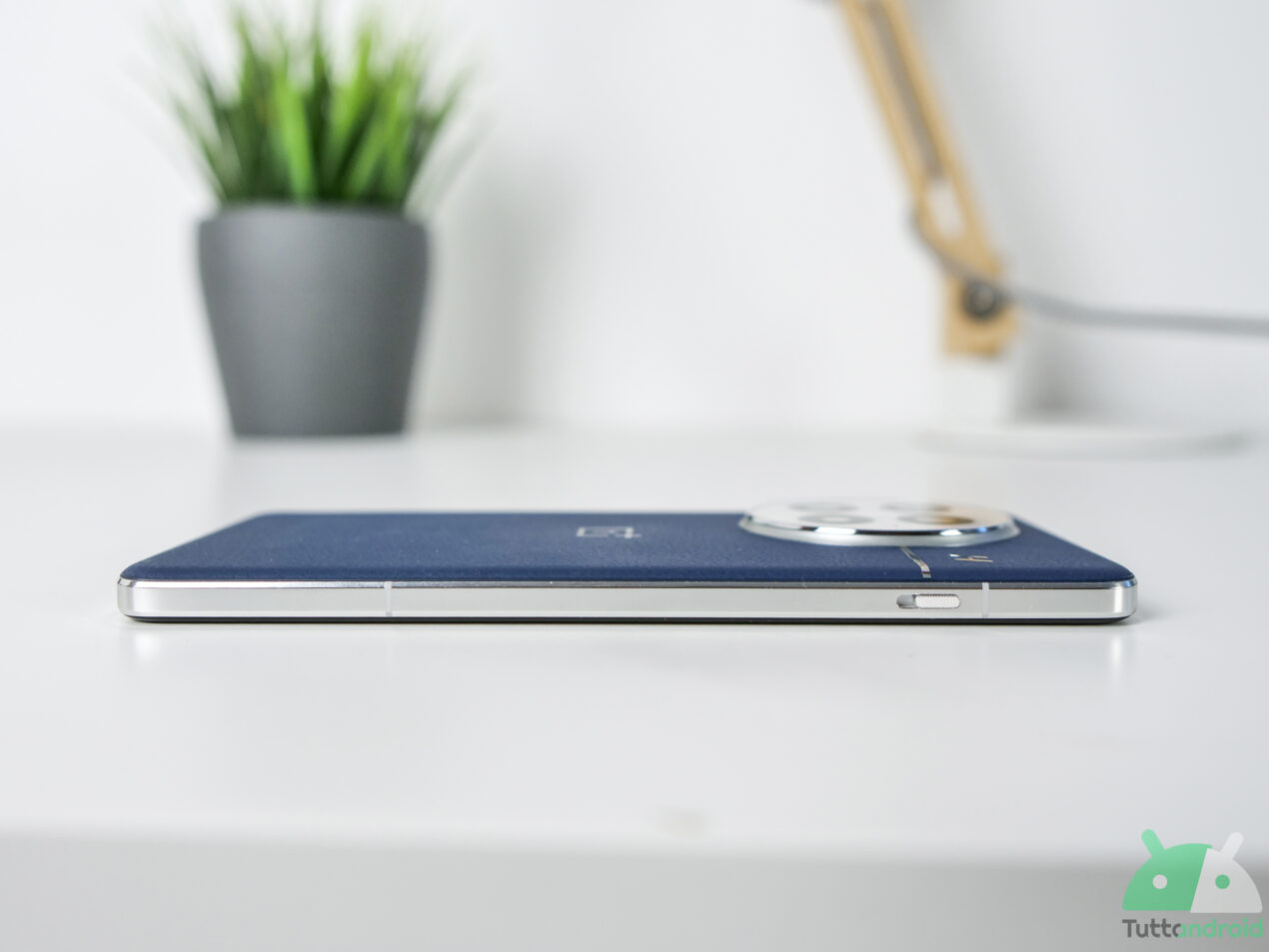 OnePlus e OPPO potrebbero rimpiazzare l'Alert Slider con un tasto in stile iPhone