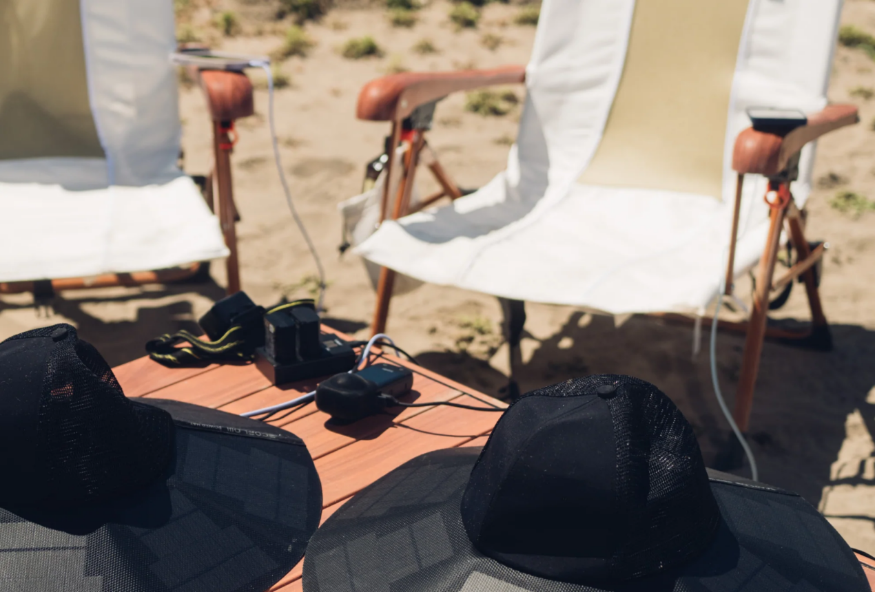 EcoFlow Power Hat è un cappello a energia solare che ricarica lo smartphone